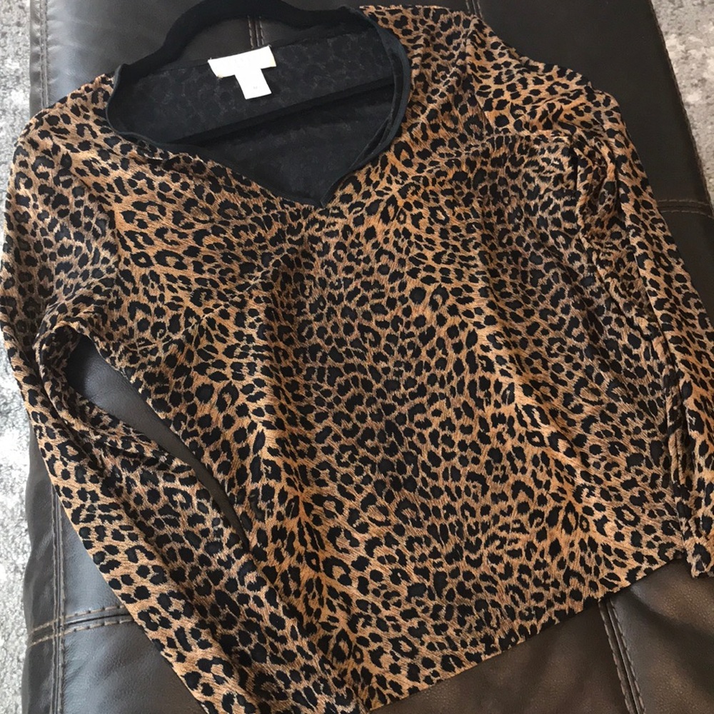 HOST PICK 9/1 TOPS - Express Leopard Top